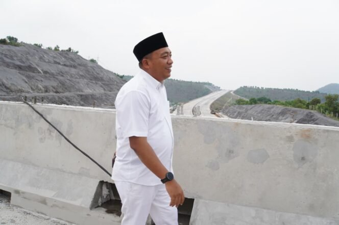 
					Bupati Situbondo Tinjau Proyek Tol Prosiwangi, Dorong Konektivitas dan Ekonomi Daerah