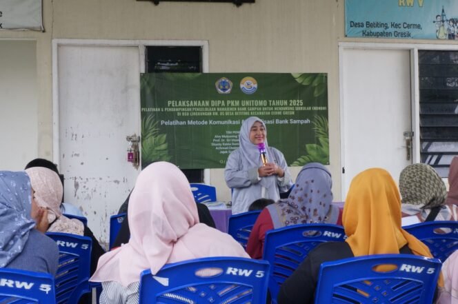 
					Tim PkM Unitomo Kembangkan Aplikasi Digital untuk Bank Sampah di Gresik