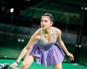 Davina Karamoy Terseret Isu Eks Menteri: Dulu Jadi Korban, Kini Dicurigai Jadi ‘Orang Ketiga’? Drama Masa Lalu Terkuak!