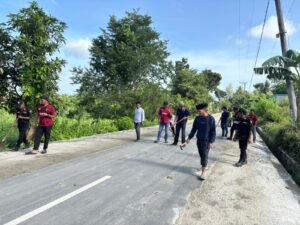 Aksi Protes! Pemdes Keramejati dan Warga Turun Bersihkan Jalan Akibat Aktivitas Galian C