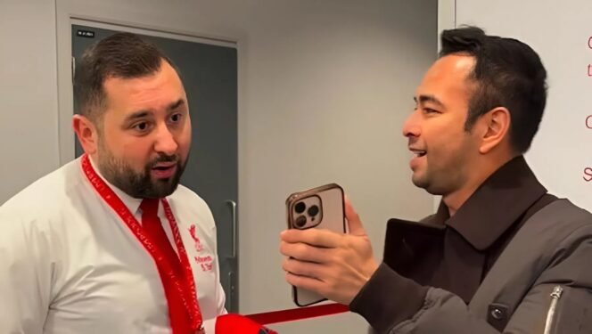 
					Bukan Raffi Ahmad namanya kalau nggak bikin heboh. Kali ini, staf Liverpool FC di Anfield dibuat melongo saat tahu Michael Owen pernah main ke rumah Raffi di Depok. Foto: SS