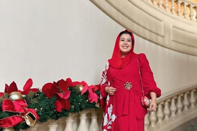 
					Putri Alm. Gus Dur, Yenny Wahid. Foto: Instagram