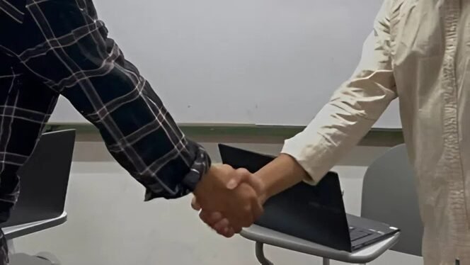 
					Kesepakatan dalam Negosiasi. Foto: Pribadi/Malik Fahad