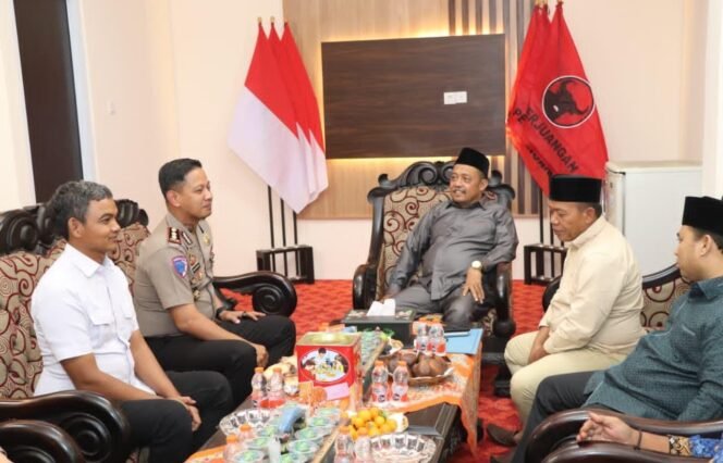 
					Kapolres Sumenep Awali Tugas dengan Silaturahmi Strategis ke Bupati dan DPRD