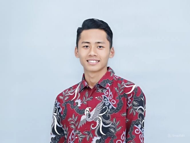 
					Founder Creativ Indo; mendedikasikan tulisan sebagai wujud kecintaan dan kontribusi bagi negeri. Foto: Dok. Pribadi