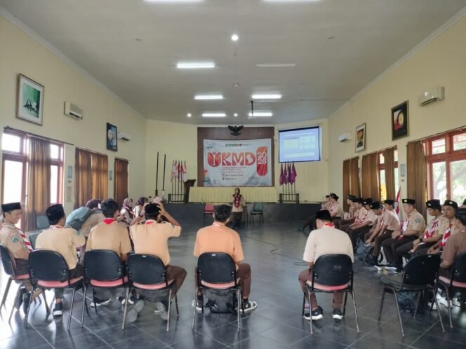 
					Mahasiswa FKIP UPI Sumenep Antusias Ikuti KMD Pramuka