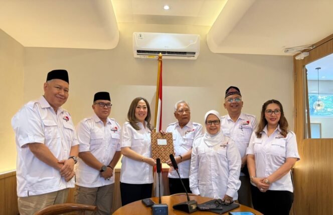 
					Laskar Prabowo 08 Resmi Kukuhkan Pengurus Baru dan Luncurkan PBH, Relawan Siap Mengawal Rakyat dan Supremasi Hukum