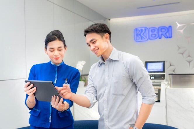 
					BRI mengingatkan nasabah waspada penipuan file APK jelang libur Lebaran. Modus biasanya dikirim lewat WhatsApp dan bisa mencuri data serta mengakses rekening. Foto/BRI