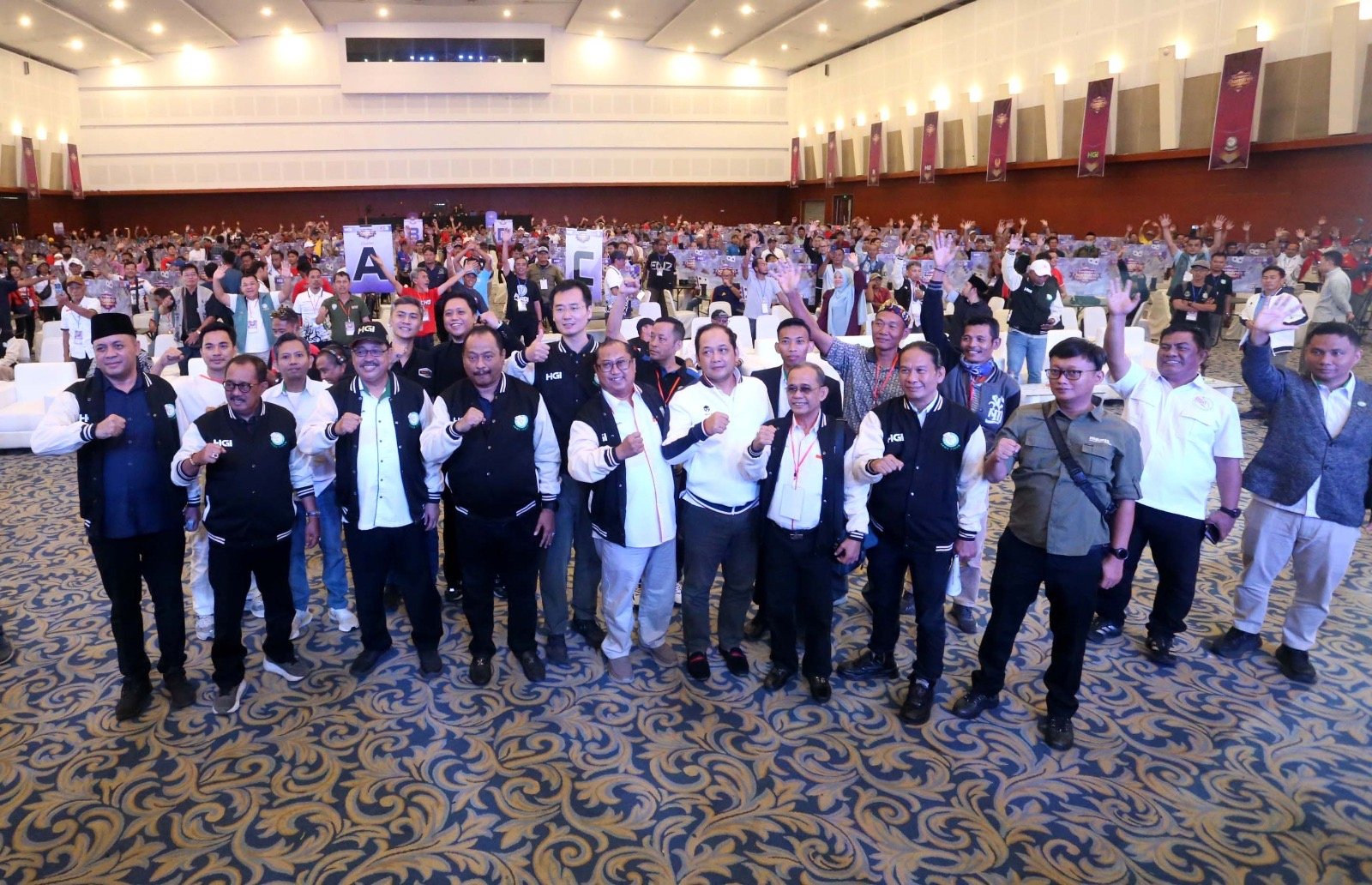 Ribuan peserta dan pengunjung memadati Surabaya Domino Tournament 2026 di Grand City Convention Hall, Surabaya.