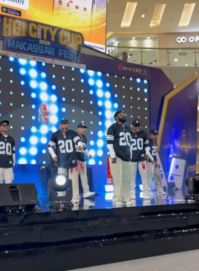
					Penampilan Mollucan Soul saat membuka roadshow HGI City Cup 2026 di Grand City Mall Surabaya dengan aksi panggung yang energik dan meriah