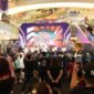 Pengunjung memadati area Grand City Mall Surabaya saat pembukaan HGI City Cup 2026 Surabaya Fest oleh Higgs Games Island (HGI), yang menghadirkan hiburan dan aktivitas turnamen domino interaktif.