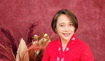 Deasy Ariesta atau Desta menjelaskan tarot sebagai alat refleksi diri, bukan ramalan